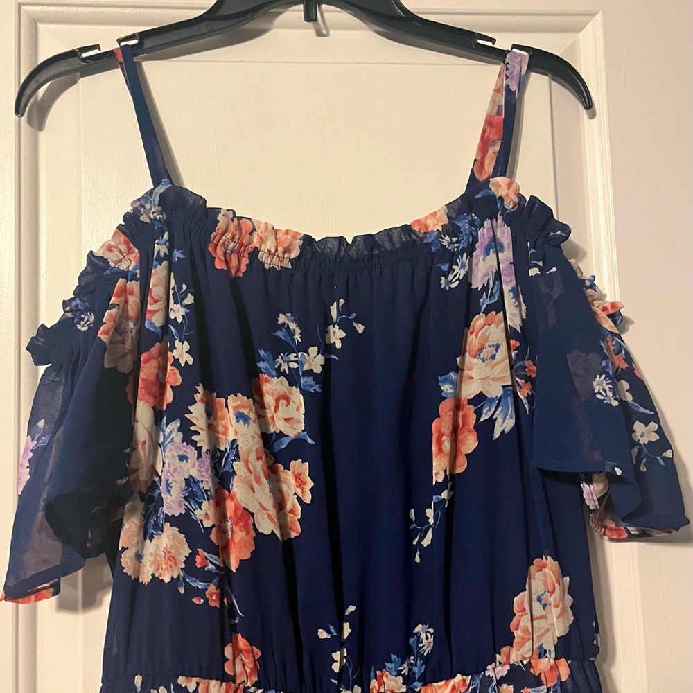 Navy blue floral romper dress with long back, with on shoulder sleeves